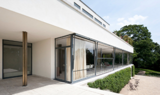 Funkcionalistická Vila Tugendhat v Brně, zapsaná v UNESCO.