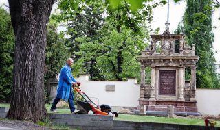 Augustiniánská hrobka na Ústředním hřbitově v Brně - Mendel