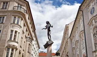 socha, Kurt Gebauer: Mozart (Zelný trh) v Brně