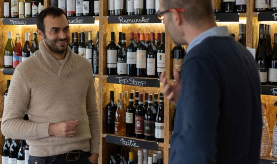 justWINE bar & shop - herec Roman Blumaier a Martin Procházka
