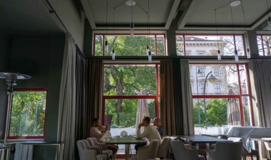 Pavillon Restaurant - Jerzy Packowski a Lukáš Pecena a herec Roman Blumaier