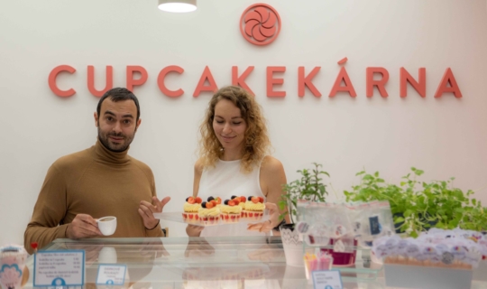 Cupcakekárna - Lucie Svoboda a herec Roman Blumaier