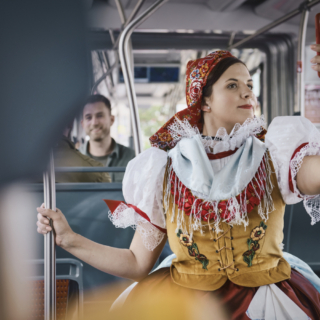 Krojovaná v tramvaji